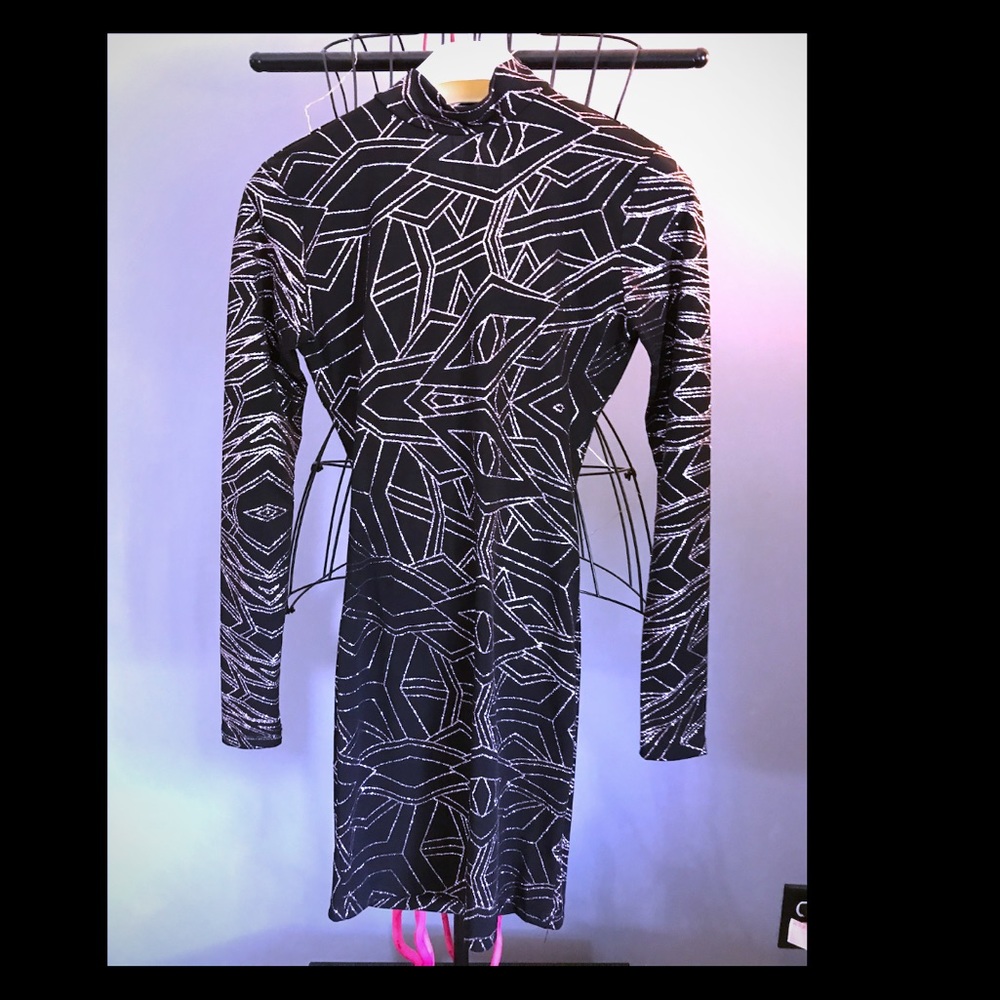 Black w gold sparkle long sleeve dress size small